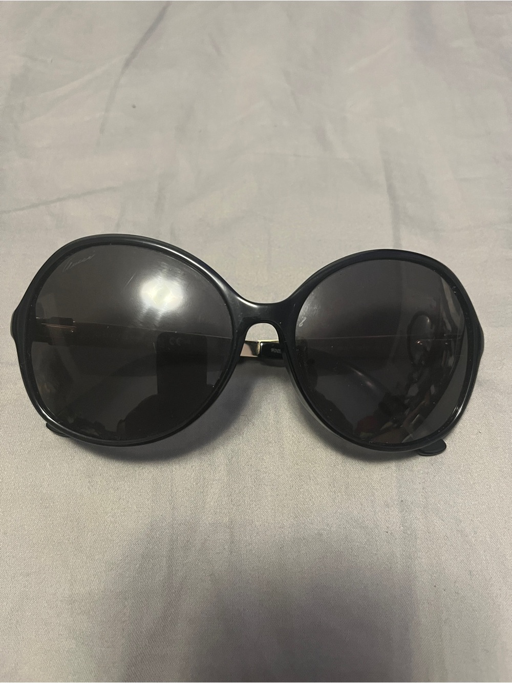 Gucci Black Women's Oversized Sunglasses - Picture 3 of 7